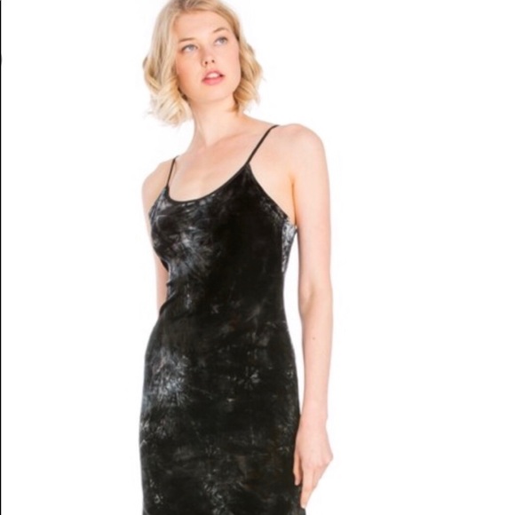 Black, velvet dress! - Picture 2 of 4